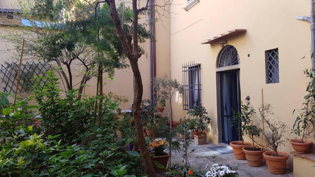 Cynthia'S Garden - Apartment With Private Garden In Santa Croce Флоренция Экстерьер фото