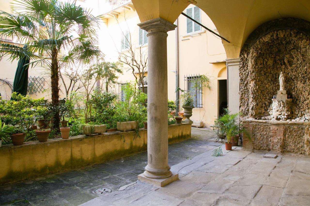 Cynthia'S Garden - Apartment With Private Garden In Santa Croce Флоренция Экстерьер фото